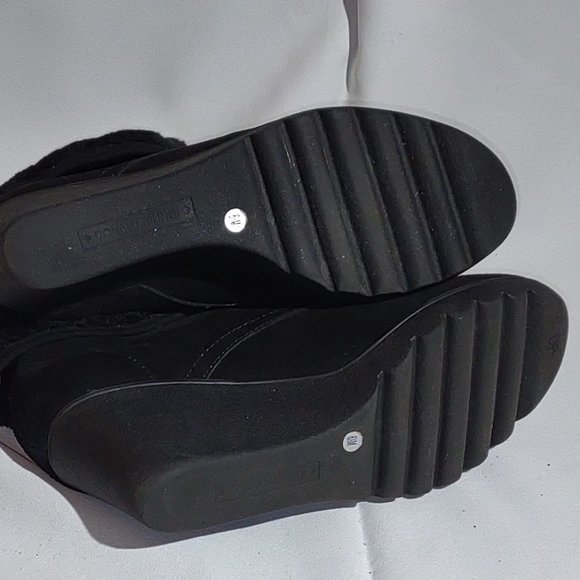 Donald J. Pliner black wedged suede ankle boots, size 6-1/2M - Picture 4 of 7